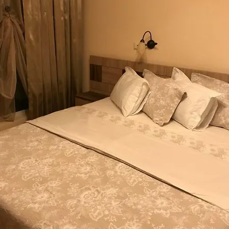 елит *